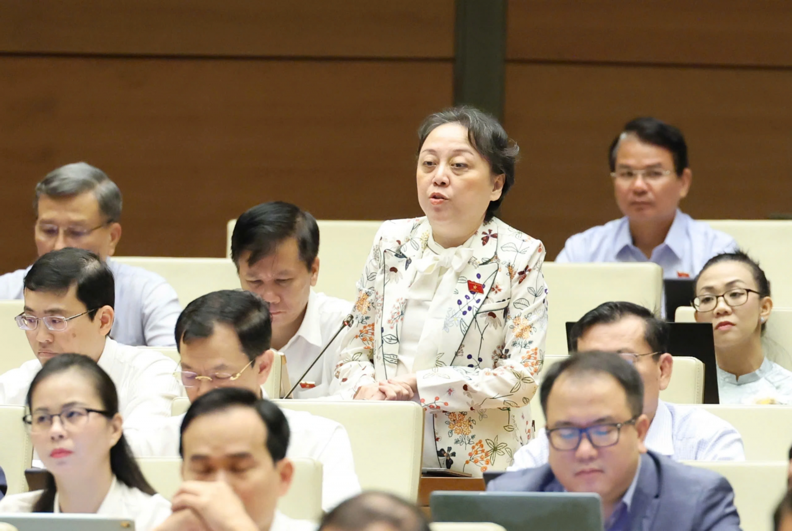 Bộ trưởng Y tế: Nếu không quản lý giá thuốc, sẽ giống như việc thả gà rồi rượt bắt