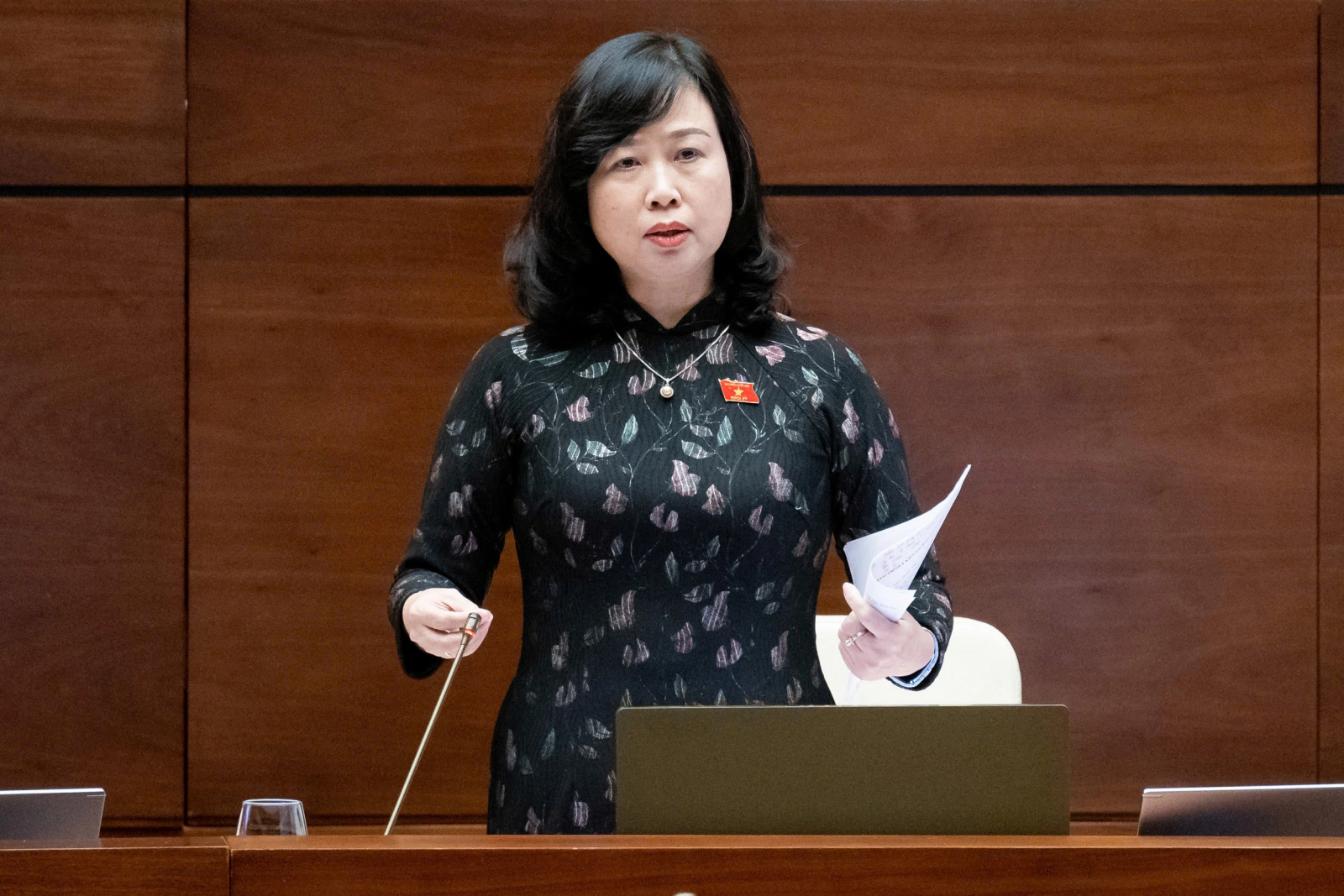 Bộ trưởng Y tế: Nếu không quản lý giá thuốc, sẽ giống như việc thả gà rồi rượt bắt