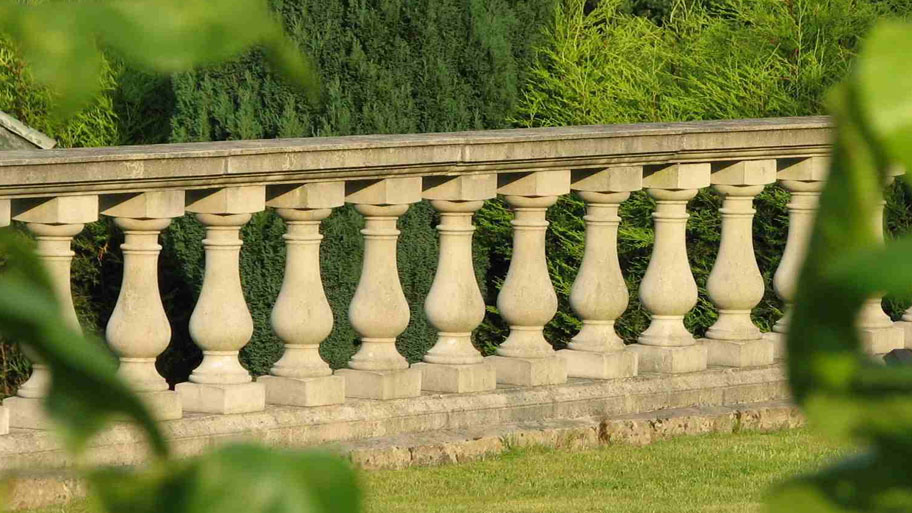 Có Nên Thi Công Sơn Giả Đá Ngoài Trời Hay Không?